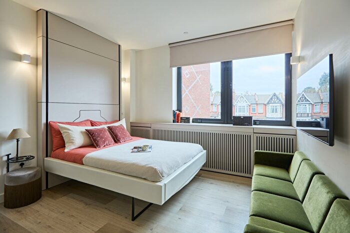 Studio To Rent In Lowlands Rd, HA1
