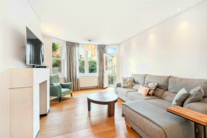 3 Bedroom Apartment To Rent In Ashburnham Mansions, Ashburnham Road, London, SW10