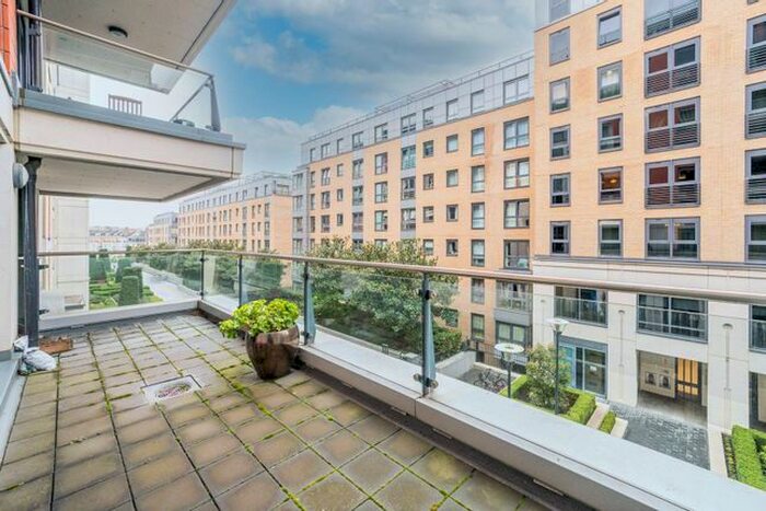 2 Bedroom Flat To Rent In Imperial Wharf, Fulham, London, SW6