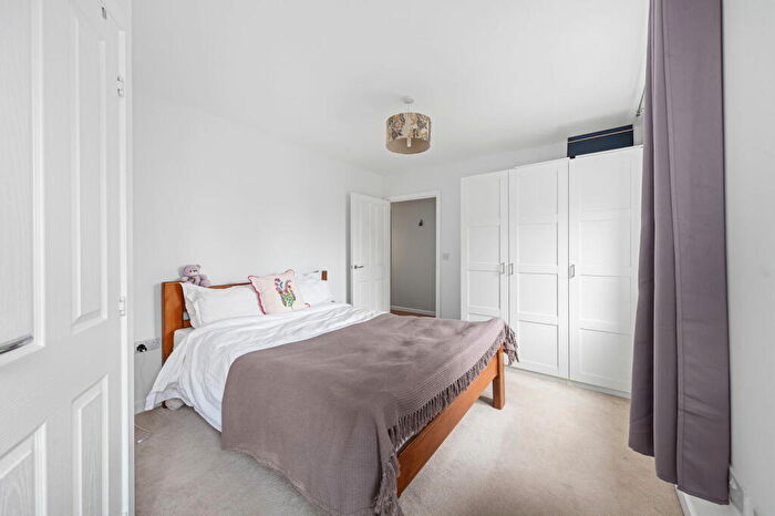 2 Bedroom Flat For Sale In Worcester Close, London, SE20