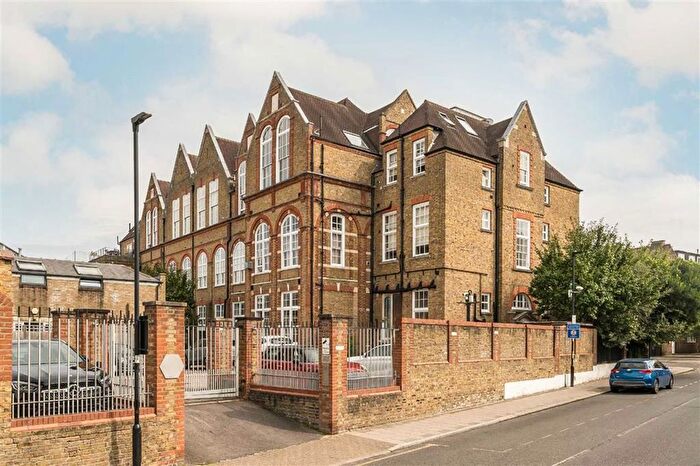 2 Bedroom Flat For Sale In Lyham Road, Brixton, SW2