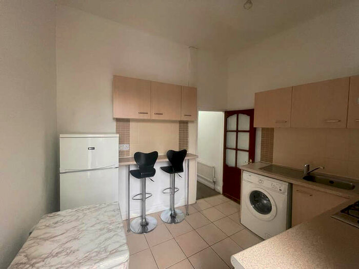 1 Bedroom Apartment To Rent In Heaton Moor Road, Stockport, SK4