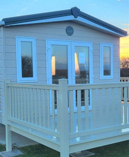 3 Bedroom Mobile/park Home For Sale In Bempton Lane, Flamborough, Bridlington YO15