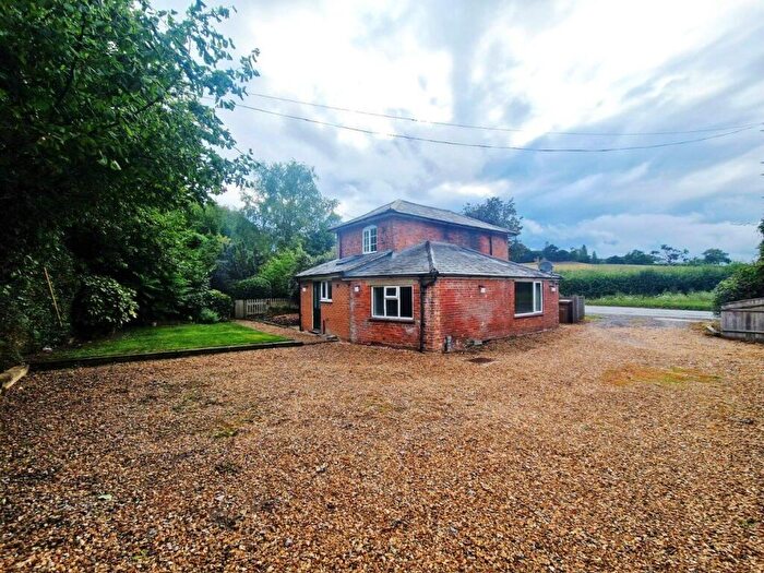 3 Bedroom Detached House To Rent In Mainstone, Romsey, Hampshire, SO51