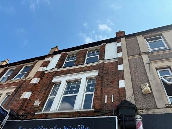 2 Bedroom Maisonette To Rent In London Road, London, SW17