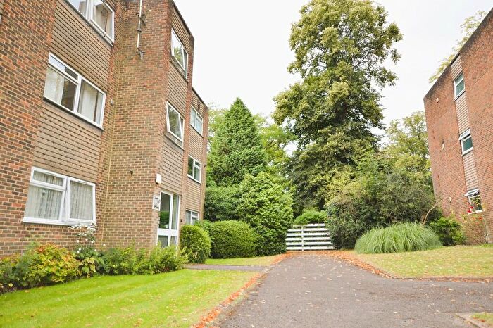 2 Bedroom Flat To Rent In Gateway Close, Northwood, HA6