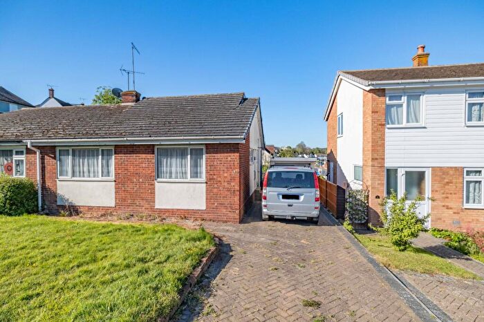 4 Bedroom Bungalow For Sale In Bysing Wood Road, Faversham, Kent, ME13