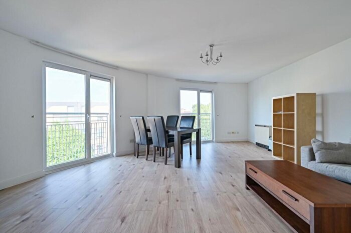 2 Bedroom Flat For Sale In Premiere Place, Westferry, London, E14