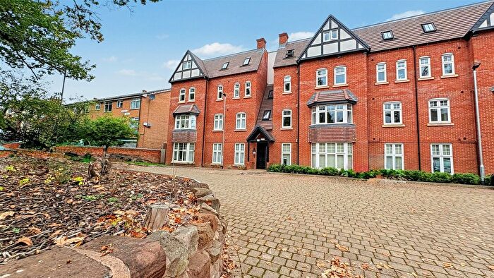 2 Bedroom Flat For Sale In Oakfield Apartments, , Wake Green Road, Birmingham, B13