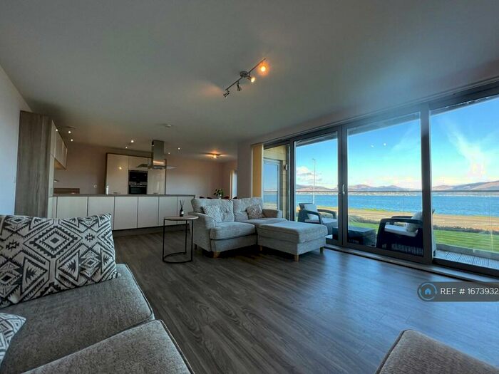 2 Bedroom Flat To Rent In Cloch Road, Gourock, PA19
