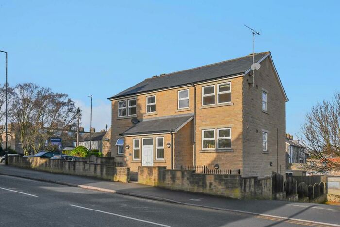 2 Bedroom Apartment To Rent In Victoria Court, Park Road, Guiseley, Leeds, LS20