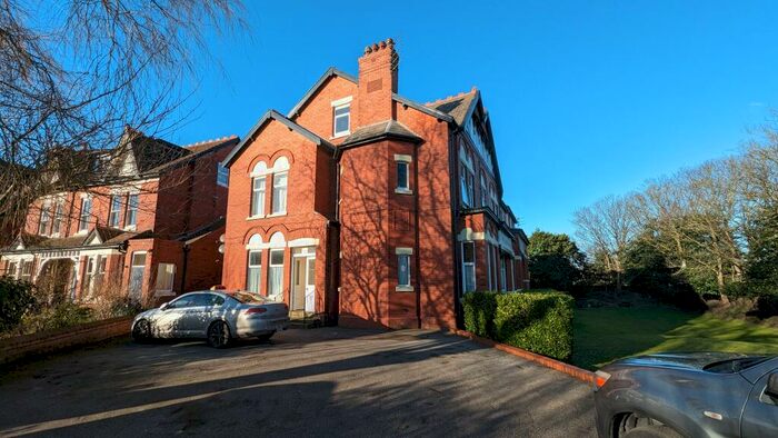 2 Bedroom Apartment To Rent In Promenade, Southport, PR9