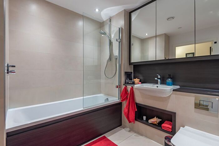 1 Bedroom Flat To Rent In Rookwood Way, London, E3