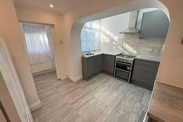 5 Bedroom Terraced House To Rent In Lucas Street Cardiff, CF24