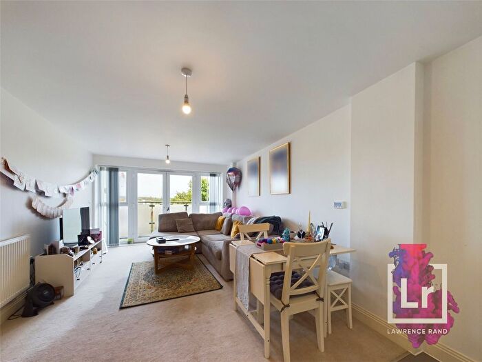 2 Bedroom Flat To Rent In Perkins Gardens, Ickenham, Uxbridge, Middlesex, UB10