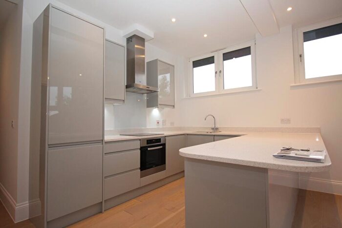 2 Bedroom Apartment To Rent In The Grove, Bath Road, Maidenhead, SL6