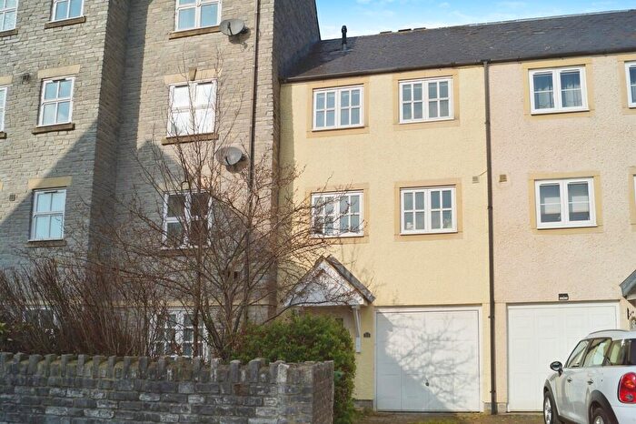 3 Bedroom Town House To Rent In St. Andrews Mews, Wells, BA5