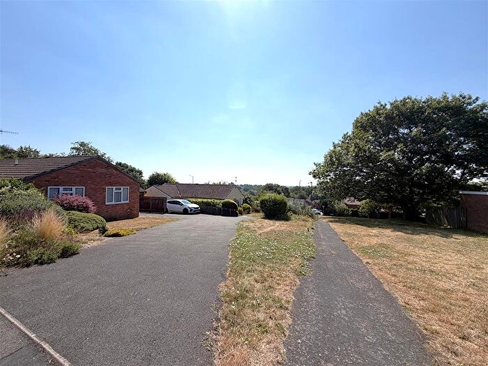 3 Bedroom Detached Bungalow For Sale In Lee Close, Woodloes Park, Warwick, CV34