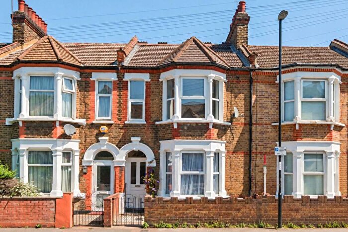 3 Bedroom Terraced House For Sale In Leahurst Road, London, SE13