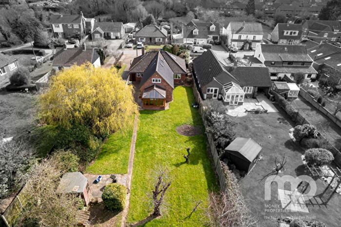 4 Bedroom Detached Bungalow For Sale In Bellrope Lane, Wymondham, Norfolk, NR18