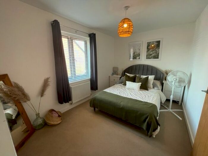 2 Bedroom Property To Rent In Mercator Close, Southampton, SO16