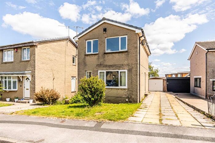 3 Bedroom Detached House For Sale In Ascot Parade, Bradford, BD7