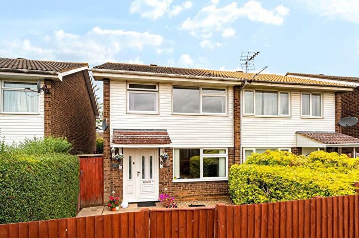 3 Bedroom Semi-Detached House For Sale In Lilac Walk, Bedford, MK42