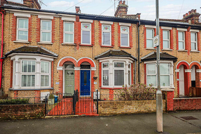 2 Bedroom Terraced House For Sale In Fairfax Drive, Westcliff-on-sea, SS0