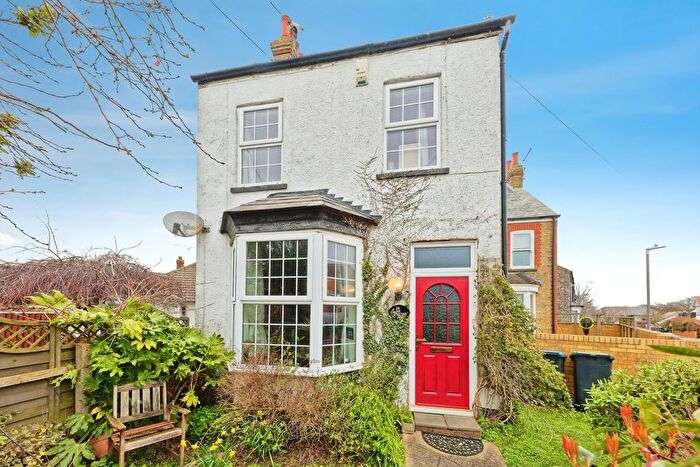 3 Bedroom Semi Detached House For Sale In Green Lane, Broadstairs, Kent, CT10