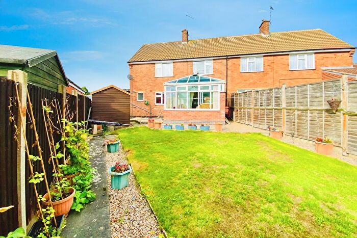 3 Bedroom Semi-Detached House For Sale In Mostyn Avenue, Syston, LE7