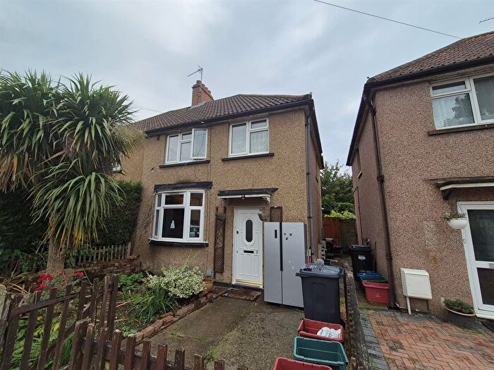 3 Bedroom Semi-Detached House To Rent In Vernon Road, Feltham, TW13