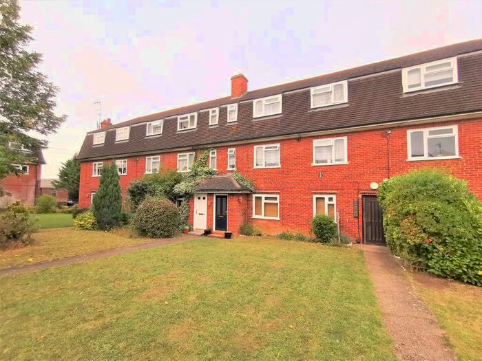 1 Bedroom Property To Rent In Queensway, Ongar, Essex, CM5