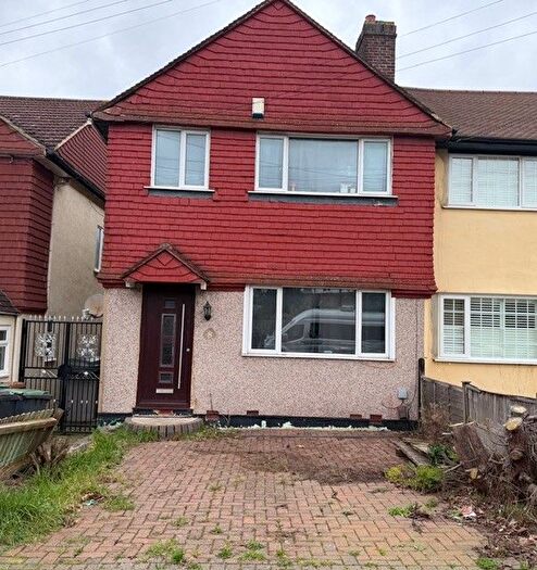 3 Bedroom End Terrace House For Sale In Bramdean Crescent, London, SE12