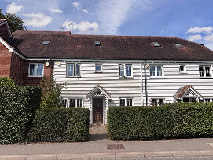 6 Bedroom Property For Sale In Lenham Road, Headcorn, Ashford, TN27