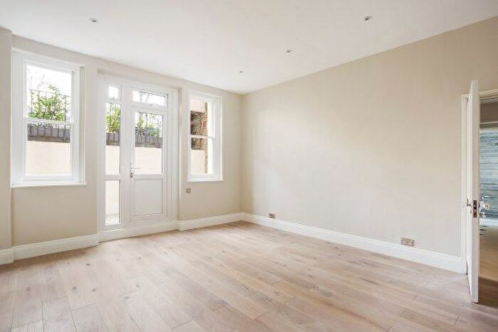 2 Bedroom Flat To Rent In Holland Road, London, W14