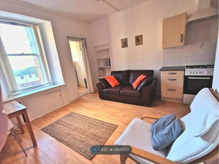 2 Bedroom Flat To Rent In Springhill, Dundee, DD4