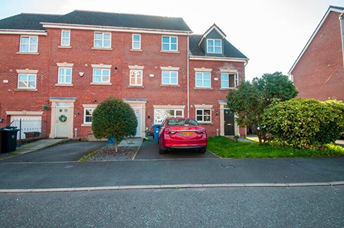 3 Bedroom Town House For Sale In Mulberry Close, Radcliffe, Manchester, M26