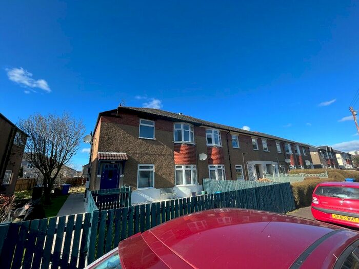 2 Bedroom Flat To Rent In Muirdrum Avenue, Glasgow, G52