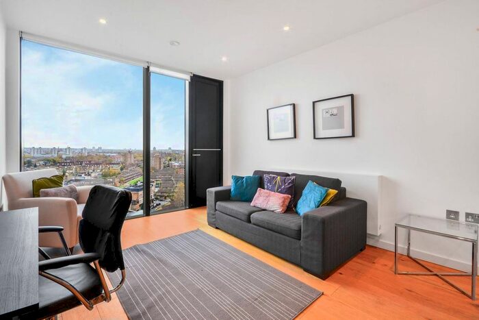 1 Bedroom Flat To Rent In Strata, Elephant And Castle, London, SE1