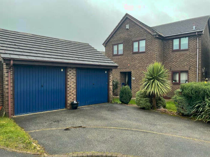 4 Bedroom Detached House To Rent In Cambrian Bar, Bradford, BD12