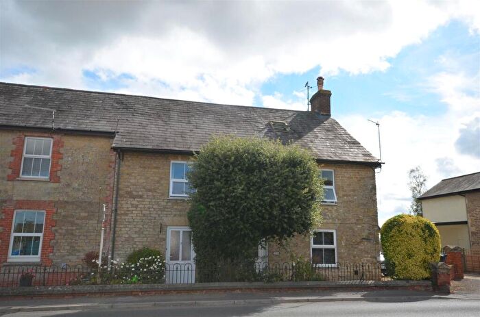 4 Bedroom Flat For Sale In Peacemarsh, Gillingham, SP8