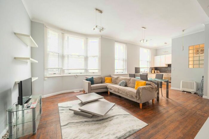2 Bedroom Flat To Rent In Russell Square Mansions, Bloomsbury, London, WC1B