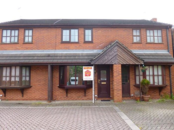 2 Bedroom Town House To Rent In Oliver Close, Newark, NG24