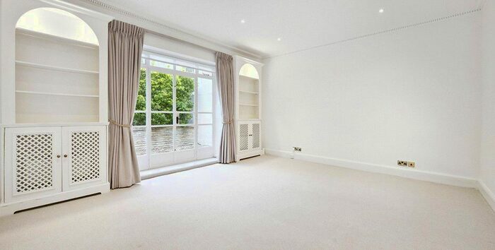 2 Bedroom Flat To Rent In Eaton Square, Belgravia, London, SW1W