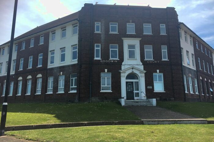 1 Bedroom Flat To Rent In Leicester Avenue, Cliftonville, Margate, Kent, CT9