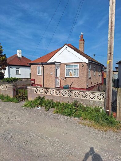 2 Bedroom Detached Bungalow To Rent In Clwyd Gardens, Rhyl, LL18