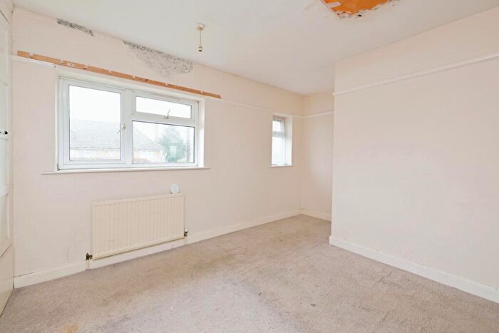 2 Bedroom Terraced House For Sale In Gladstone Road, Northampton, Northamptonshire, NN5
