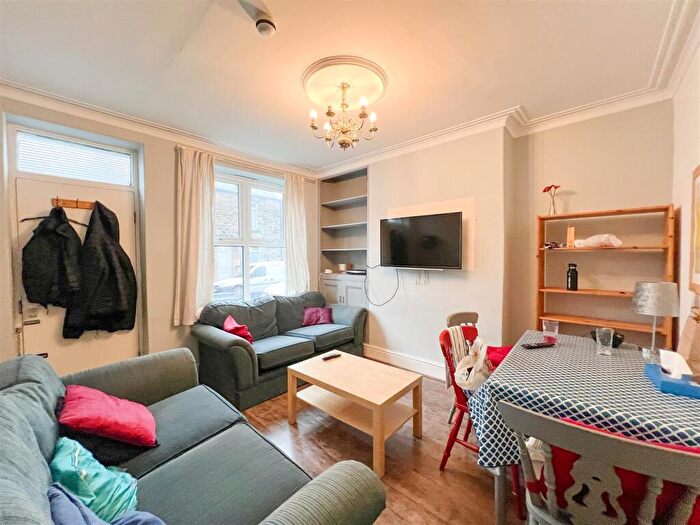 3 Bedroom House To Rent In Bosworth Street, Crookes, S10