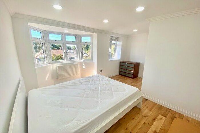 3 Bedroom Flat To Rent In Wanstead Park Road, Cranbrook, Ilford, IG1