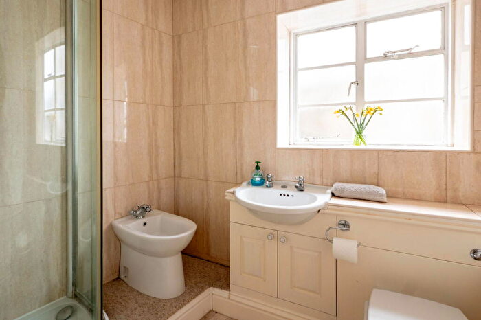 1 Bedroom Flat For Sale In Catherine Hill, Frome, BA11